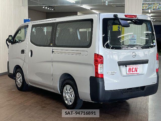 Nissan NV350 Caravan 2020-02 8231170-8