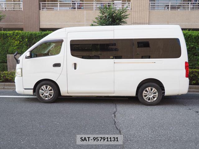 Nissan NV350 Caravan 2013-04 8231171-16