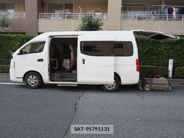Nissan NV350 Caravan 2013-04 8231171-17