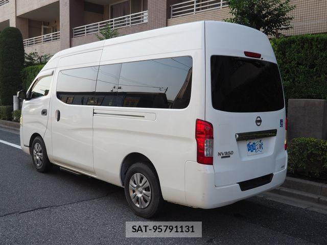 Nissan NV350 Caravan 2013-04 8231171-18