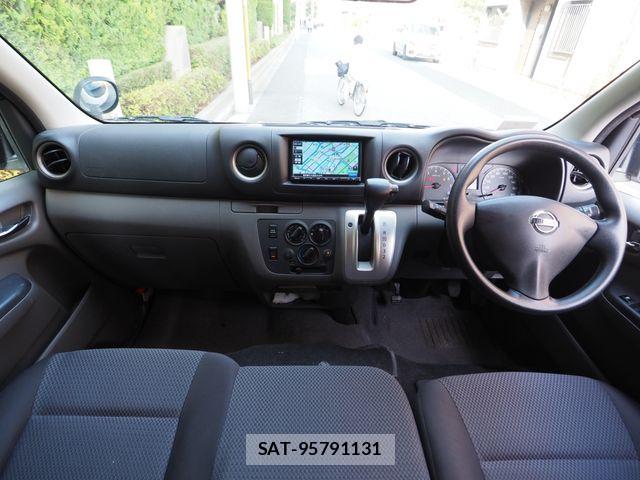Nissan NV350 Caravan 2013-04 8231171-1