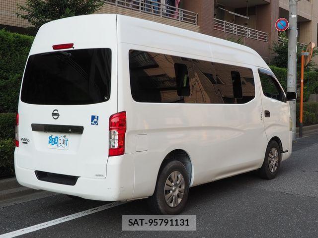 Nissan NV350 Caravan 2013-04 8231171-21