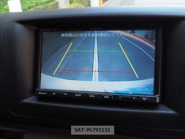 Nissan NV350 Caravan 2013-04 8231171-4