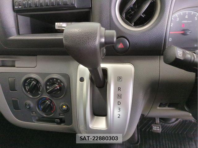 Nissan NV350 Caravan 2012-07 8246245-10