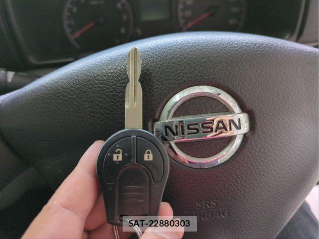 Nissan NV350 Caravan 2012-07 8246245-12