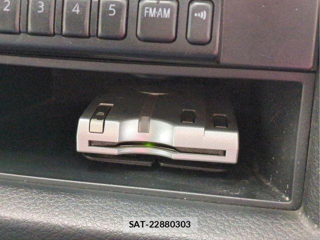 Nissan NV350 Caravan 2012-07 8246245-13