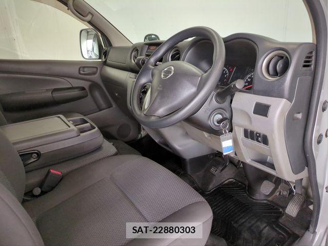 Nissan NV350 Caravan 2012-07 8246245-25