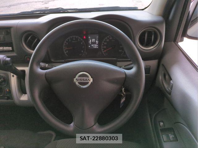 Nissan NV350 Caravan 2012-07 8246245-8