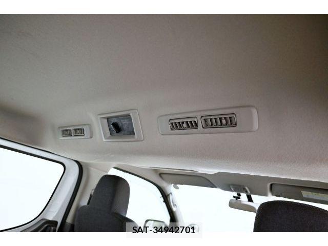 Nissan NV350 Caravan 2019-03 8246244-10