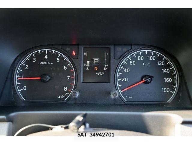 Nissan NV350 Caravan 2019-03 8246244-14