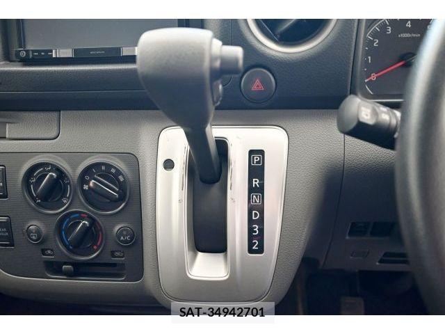 Nissan NV350 Caravan 2019-03 8246244-19