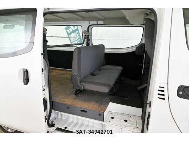 Nissan NV350 Caravan 2019-03 8246244-8