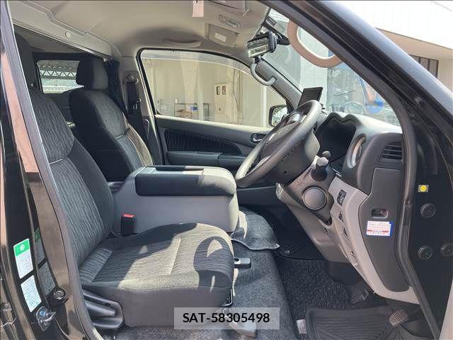 Nissan NV350 Caravan 2020-03 8246238-10
