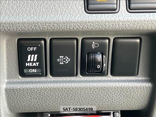 Nissan NV350 Caravan 2020-03 8246238-6