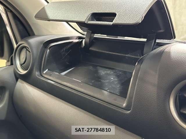 Nissan NV350 Caravan 2021-05 8246243-15