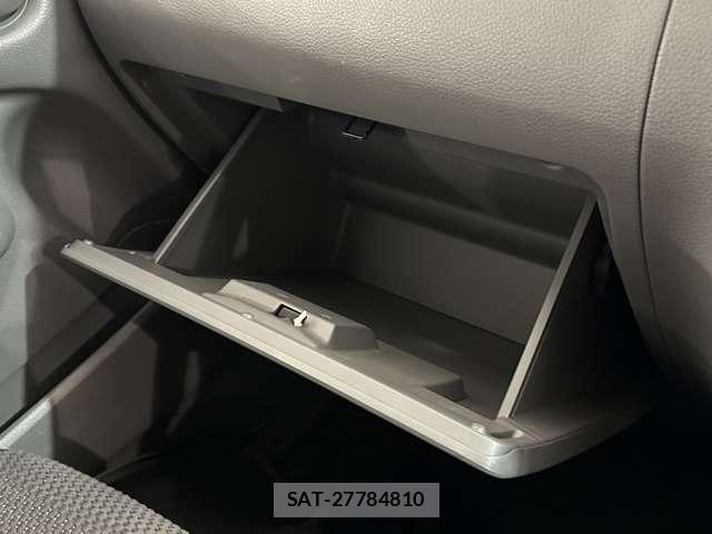 Nissan NV350 Caravan 2021-05 8246243-16