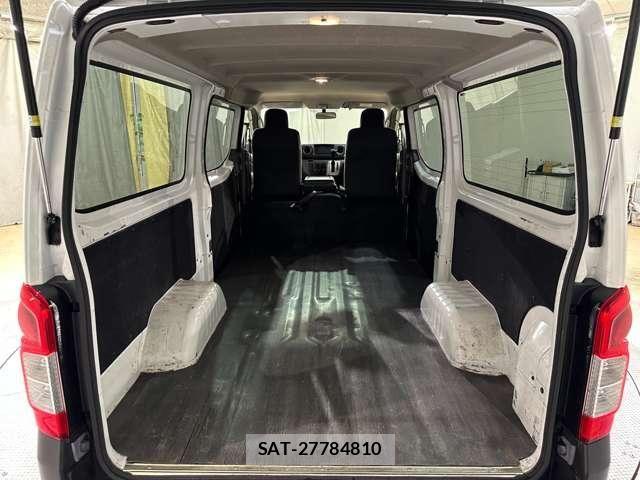 Nissan NV350 Caravan 2021-05 8246243-17