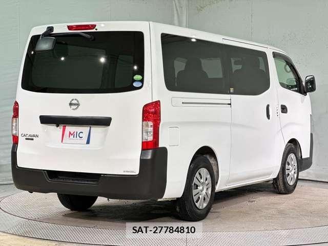 Nissan NV350 Caravan 2021-05 8246243-4