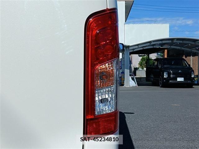 Nissan NV350 Caravan 2021-01 8246240-12