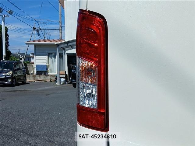 Nissan NV350 Caravan 2021-01 8246240-27