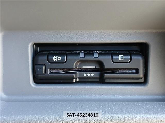 Nissan NV350 Caravan 2021-01 8246240-5