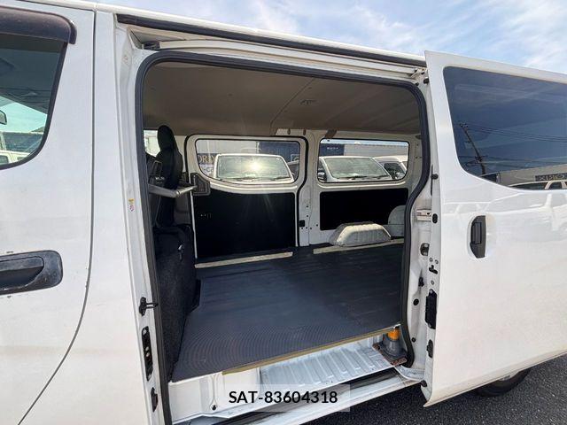 Nissan NV350 Caravan 2021-03 8131736-13