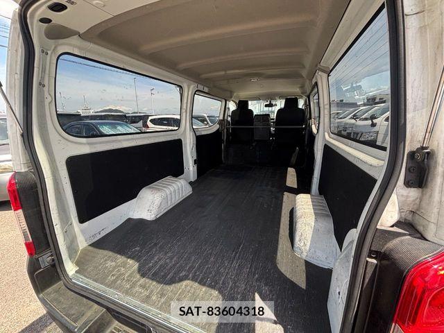 Nissan NV350 Caravan 2021-03 8131736-16
