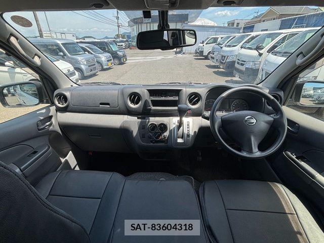 Nissan NV350 Caravan 2021-03 8131736-1