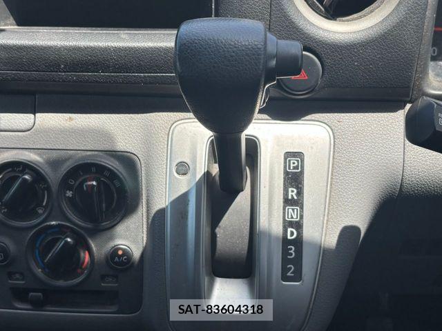 Nissan NV350 Caravan 2021-03 8131736-23