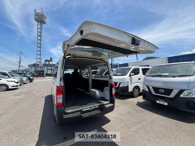 Nissan NV350 Caravan 2021-03 8131736-26