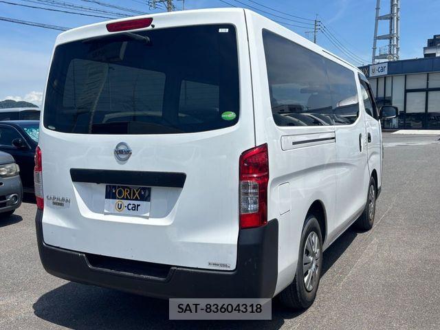 Nissan NV350 Caravan 2021-03 8131736-2