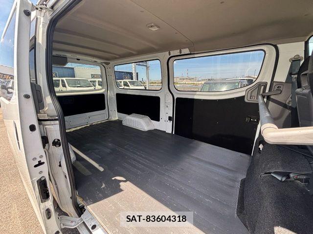 Nissan NV350 Caravan 2021-03 8131736-4