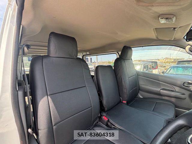 Nissan NV350 Caravan 2021-03 8131736-5