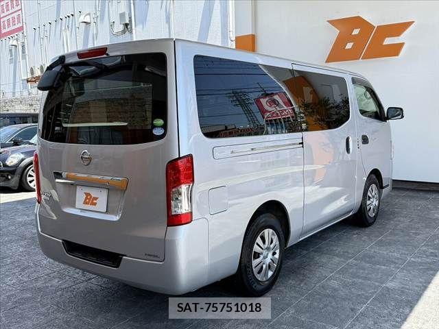 Nissan NV350 Caravan 2017-09 8316179-14