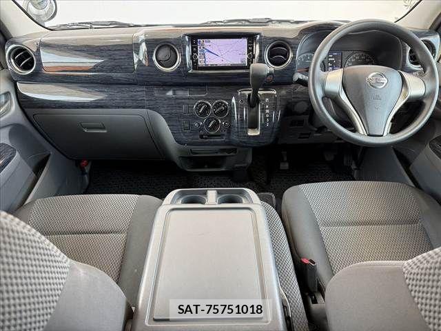 Nissan NV350 Caravan 2017-09 8316179-1