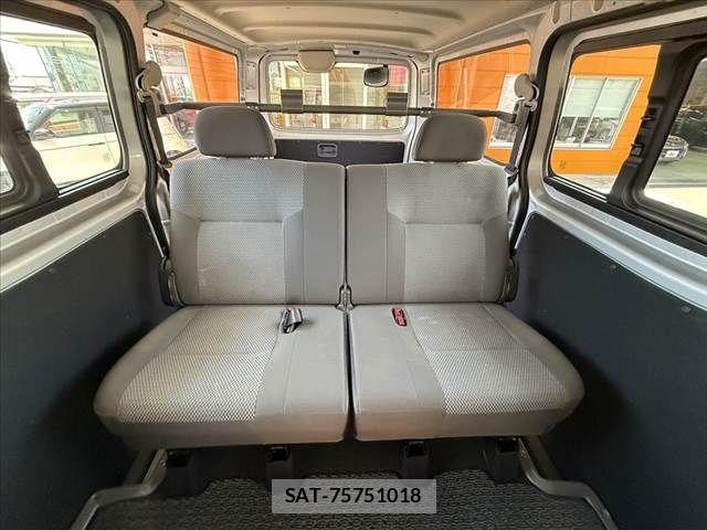 Nissan NV350 Caravan 2017-09 8316179-19