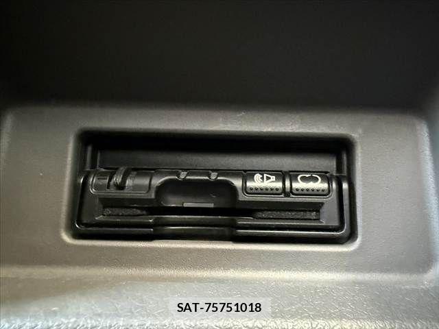 Nissan NV350 Caravan 2017-09 8316179-5
