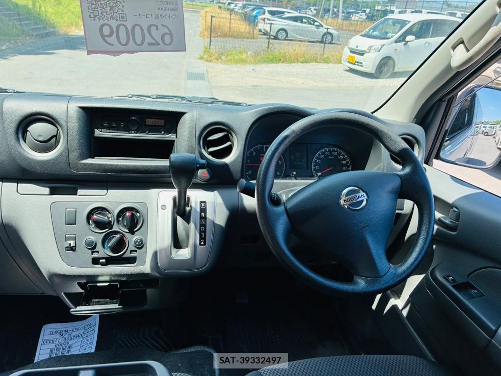 Nissan NV350 Caravan 2020-04 8107911-13