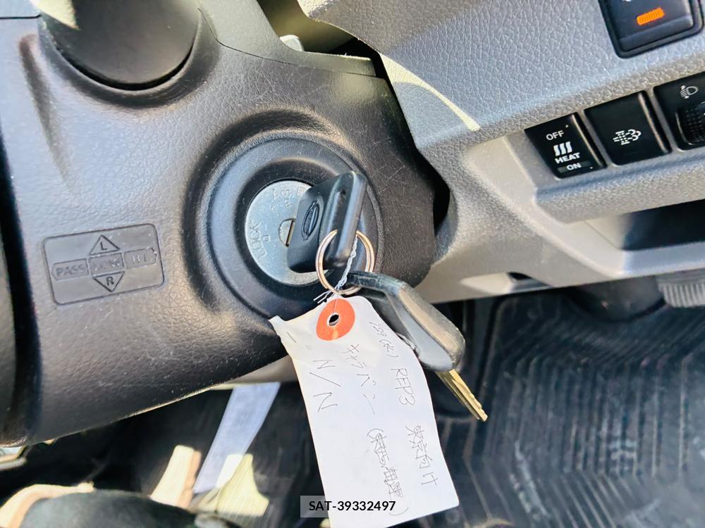 Nissan NV350 Caravan 2020-04 8107911-16