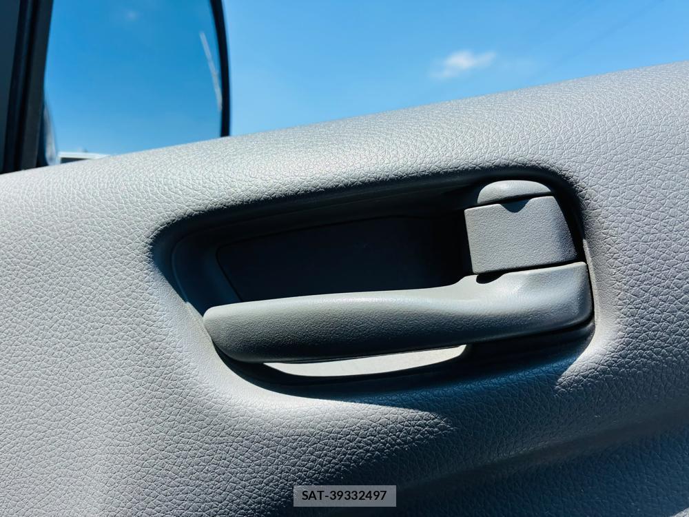 Nissan NV350 Caravan 2020-04 8107911-20