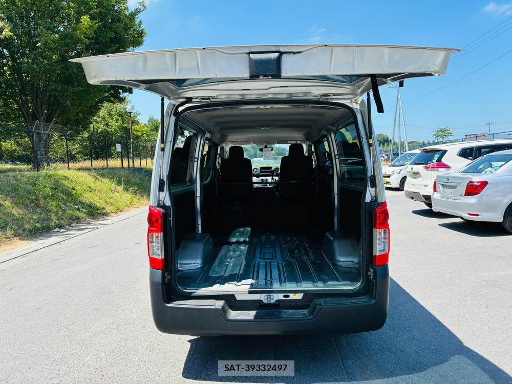 Nissan NV350 Caravan 2020-04 8107911-26