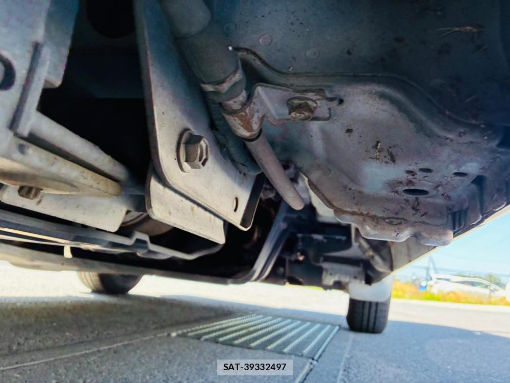 Nissan NV350 Caravan 2020-04 8107911-37