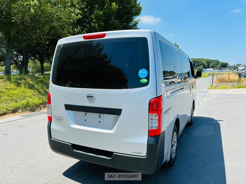 Nissan NV350 Caravan 2020-04 8107911-4