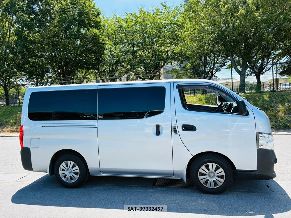 Nissan NV350 Caravan 2020-04 8107911-5