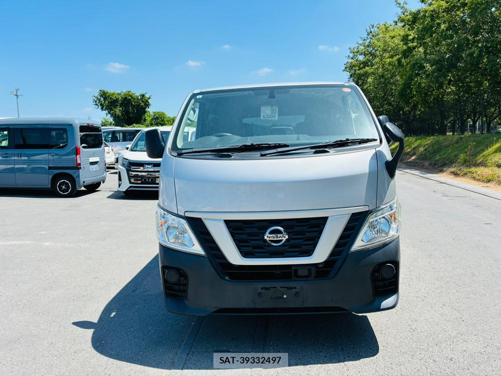 Nissan NV350 Caravan 2020-04 8107911-7