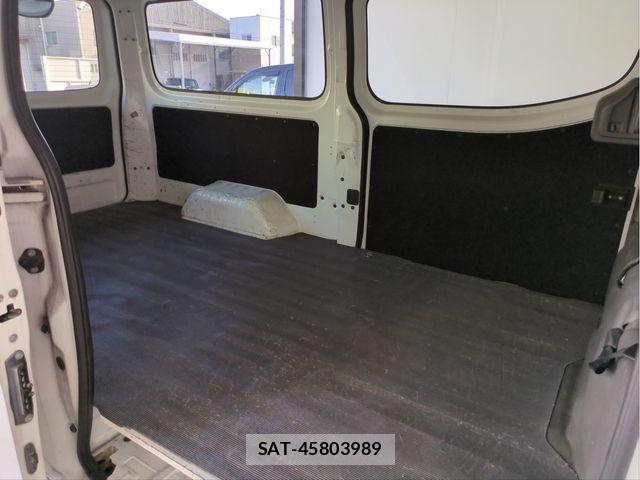 Nissan NV350 Caravan 2020-05 8316181-27