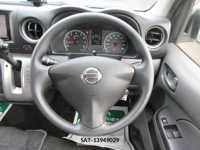 Nissan NV350 Caravan 2016-11 8316180-11