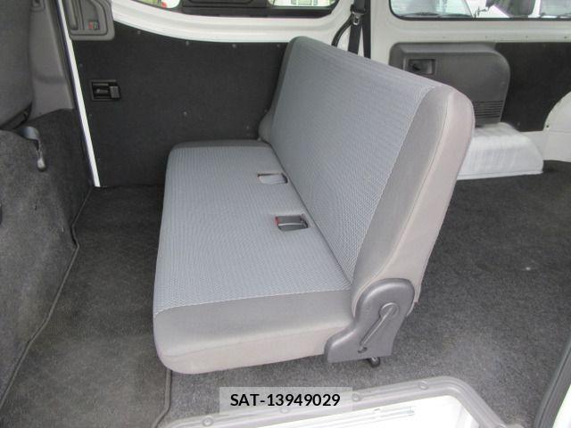 Nissan NV350 Caravan 2016-11 8316180-15