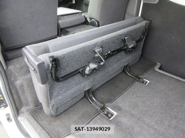 Nissan NV350 Caravan 2016-11 8316180-16