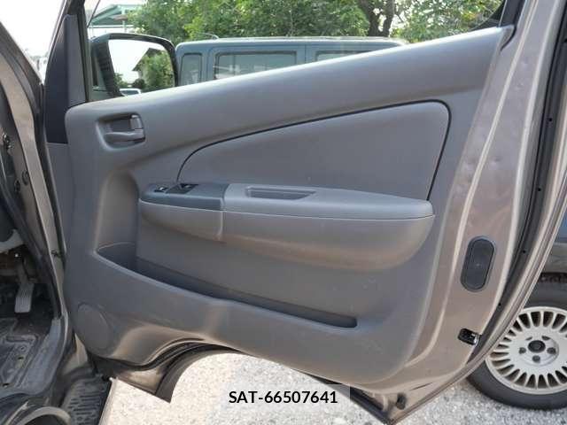 Nissan NV350 Caravan 2014-05 8316182-10